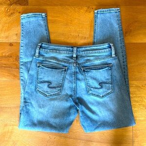 Silver jeans (Suki Skinny) W29/L29 EUC